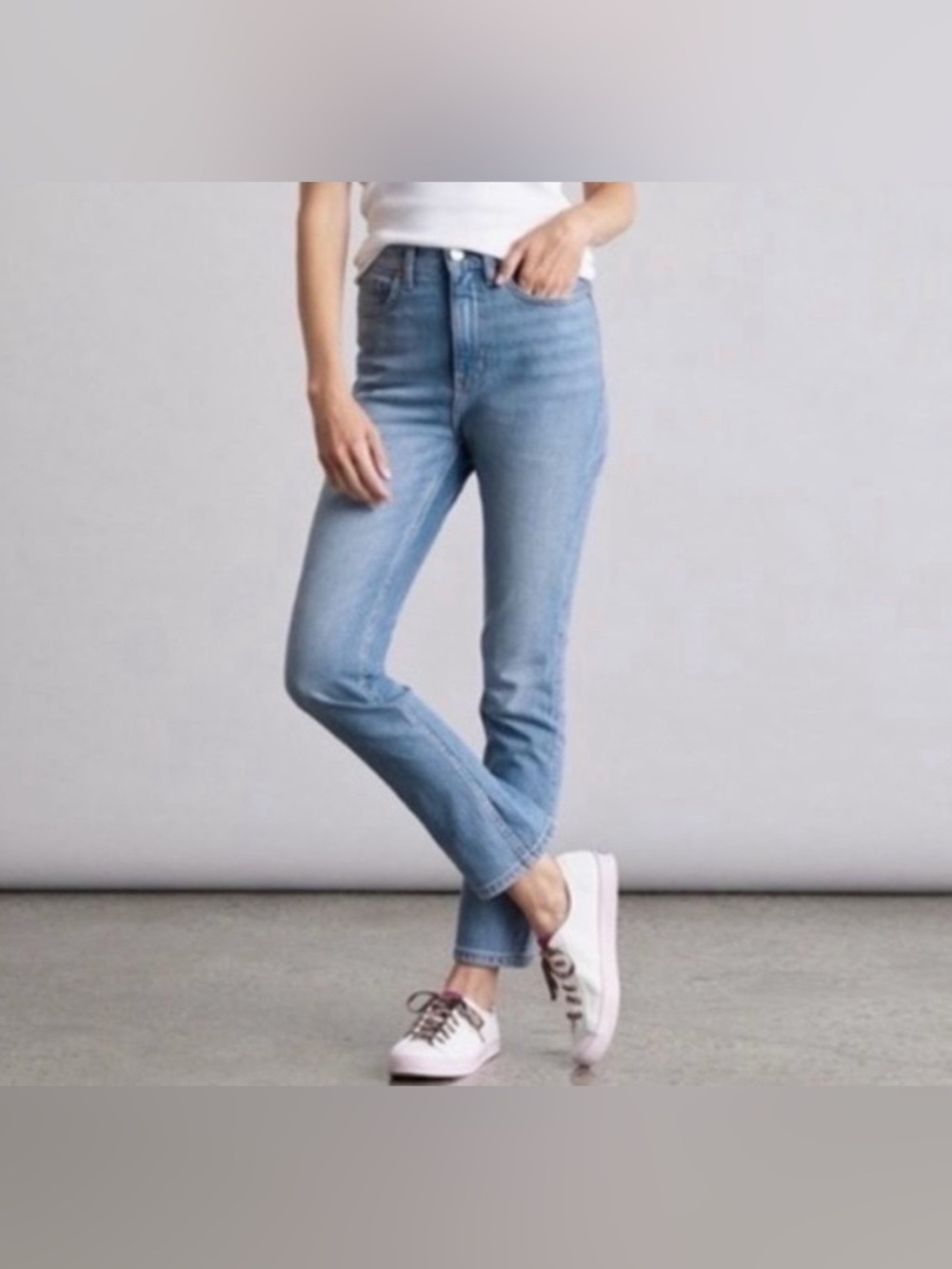 Elizabeth and James The Vintage Straight Light Wash Jeans Size 14/32 High Rise